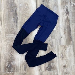 Alo Goddess Leggings - Navy and Black Ribbed